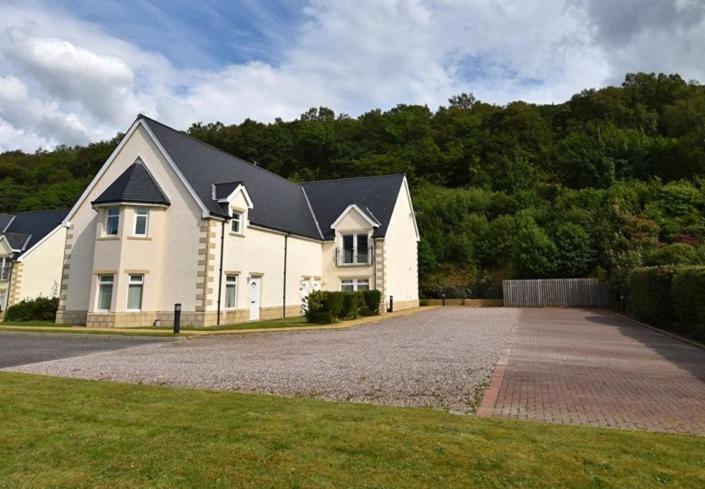 Conaglen, Glenloch View, Fort William 2-Bedroom Loch Side Flat Bagian luar foto