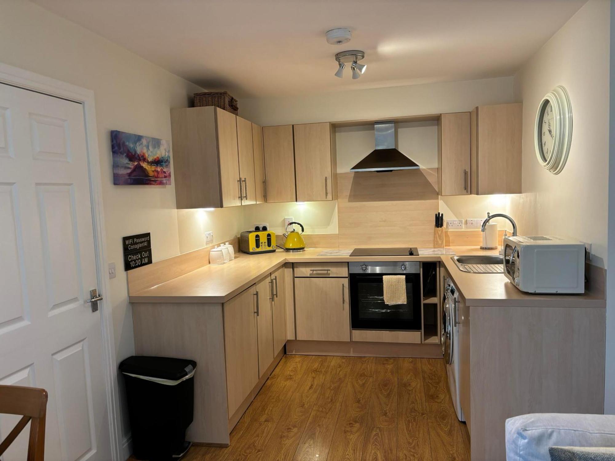 Conaglen, Glenloch View, Fort William 2-Bedroom Loch Side Flat Bagian luar foto