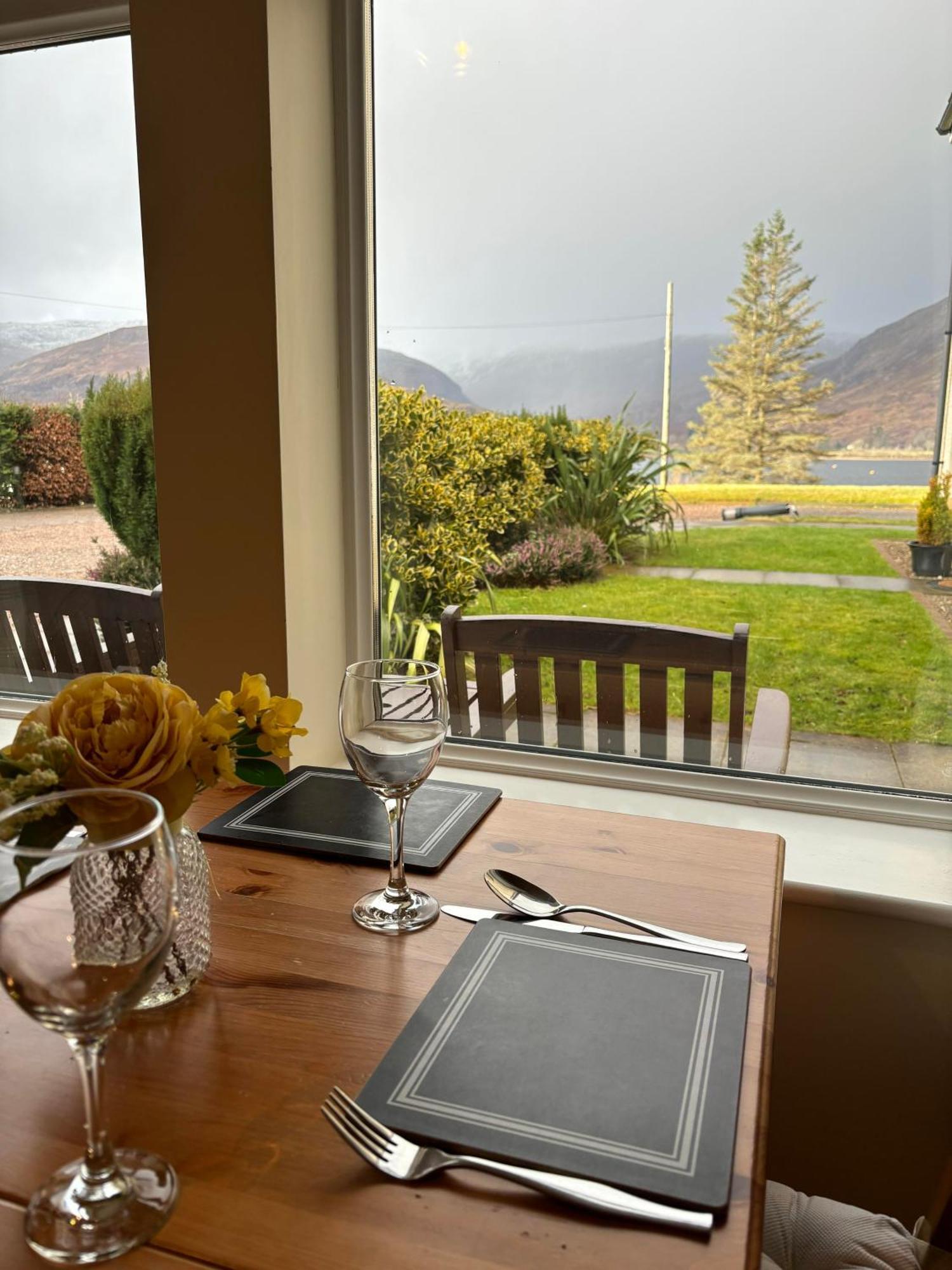 Conaglen, Glenloch View, Fort William 2-Bedroom Loch Side Flat Bagian luar foto